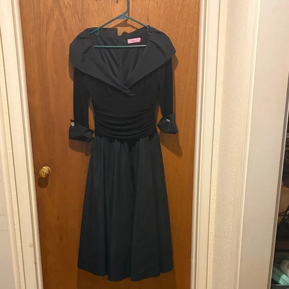 Eliza J Elegant Black Long Sleeve Dress - Picture 1 of 3